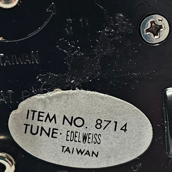 Willitts Musical Carousel Horse with Wood Base Plays Edelweiss # 8714 - Picture 4 of 16